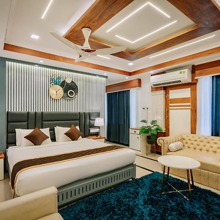 Excellency Airport Hotel Kochi Dış mekan fotoğraf