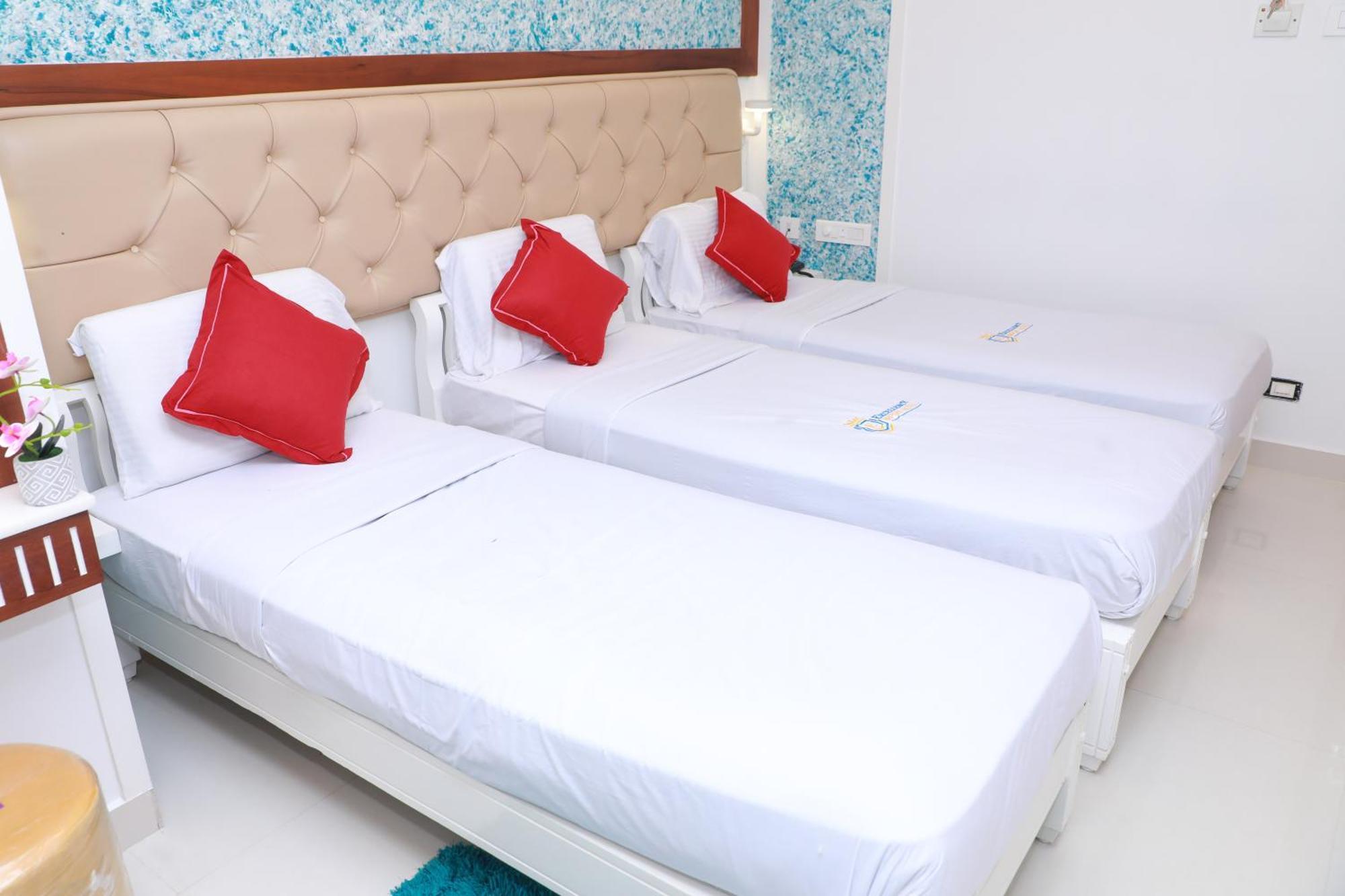 Excellency Airport Hotel Kochi Dış mekan fotoğraf