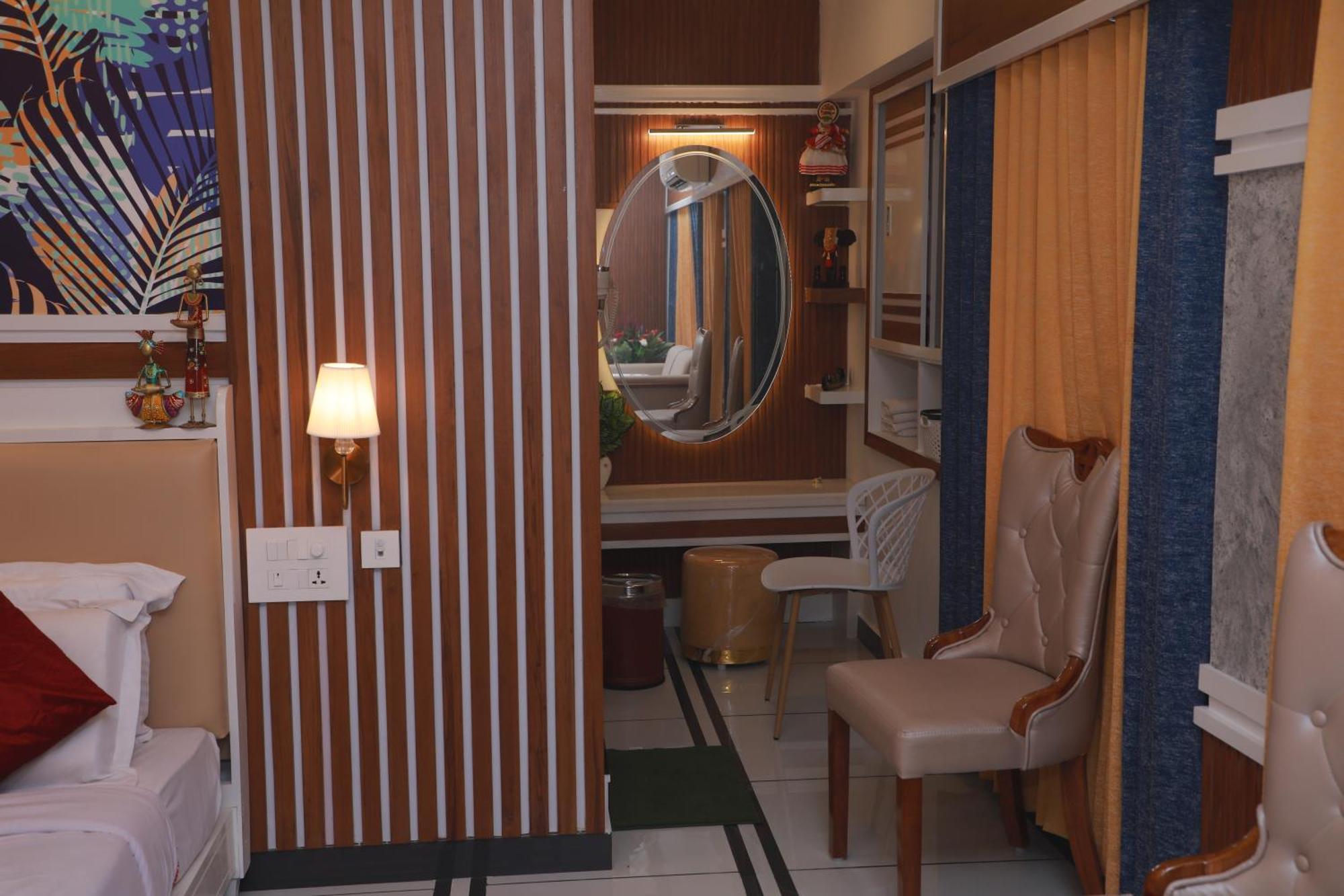 Excellency Airport Hotel Kochi Dış mekan fotoğraf
