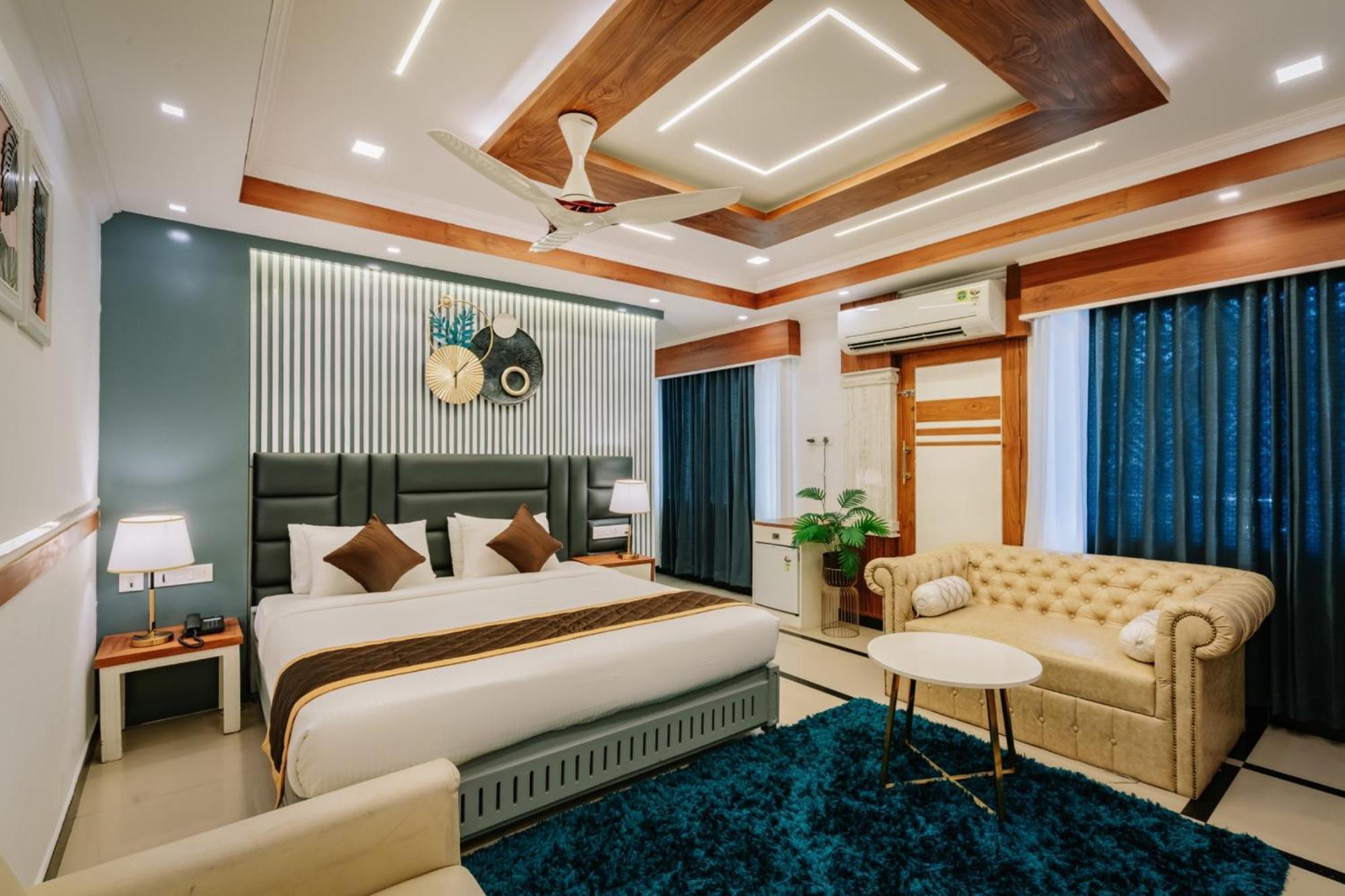 Excellency Airport Hotel Kochi Dış mekan fotoğraf